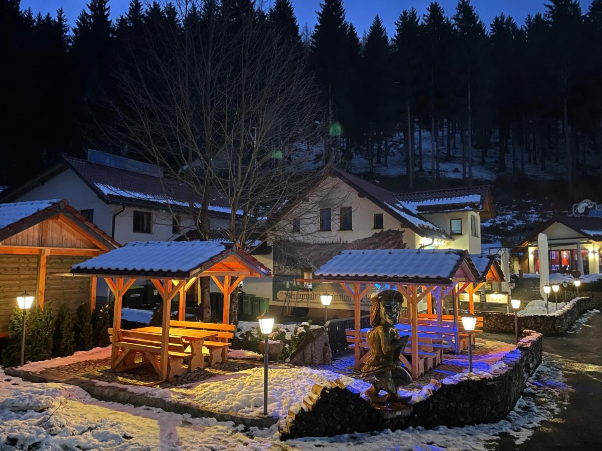 Hotel & Gasthaus Sterngrund Zella-Mehlis Bagian luar foto