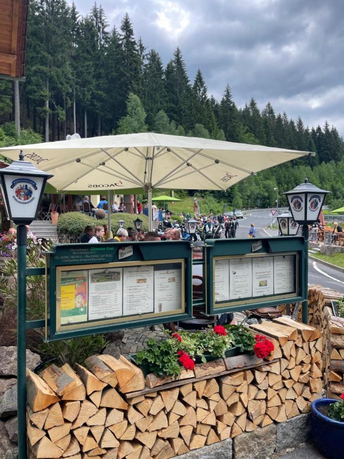 Hotel & Gasthaus Sterngrund Zella-Mehlis Bagian luar foto