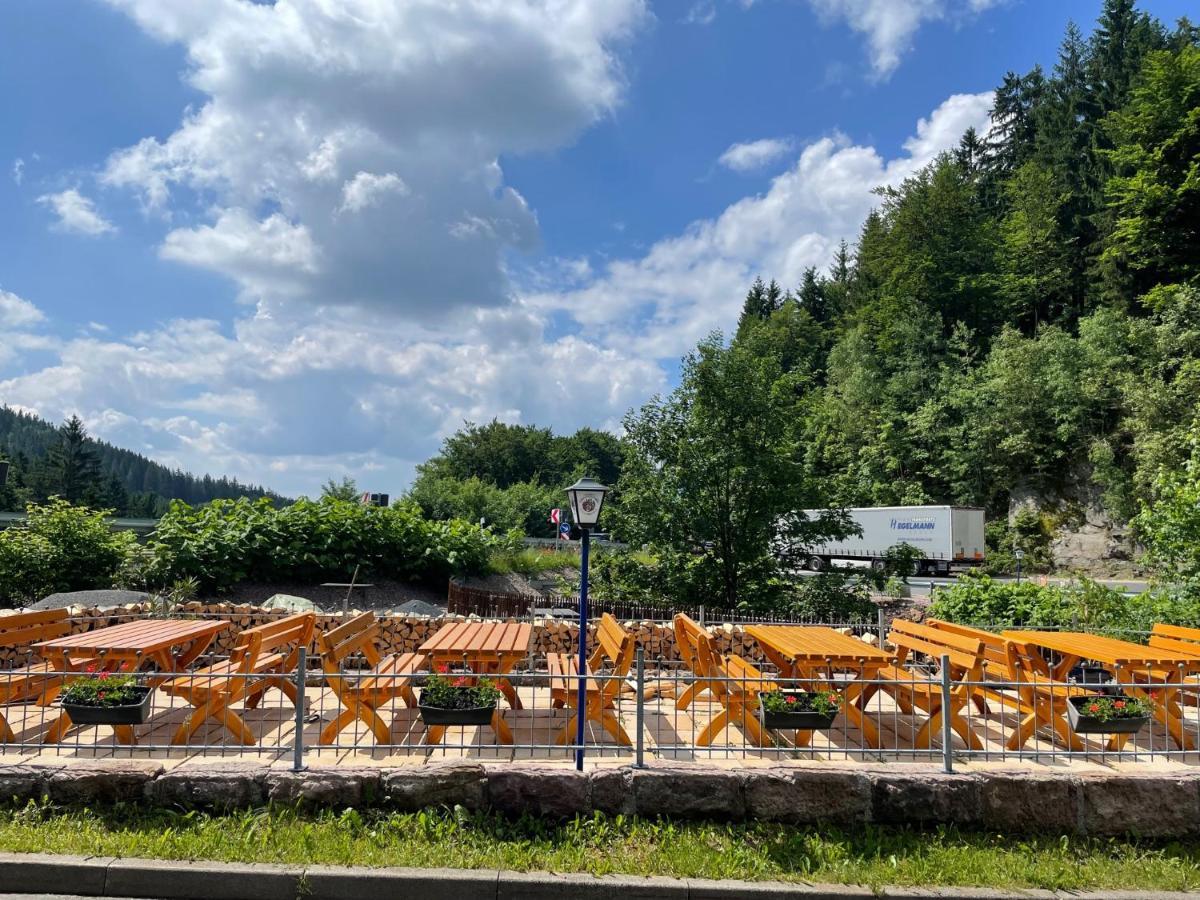 Hotel & Gasthaus Sterngrund Zella-Mehlis Bagian luar foto