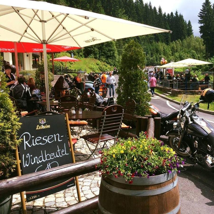 Hotel & Gasthaus Sterngrund Zella-Mehlis Bagian luar foto