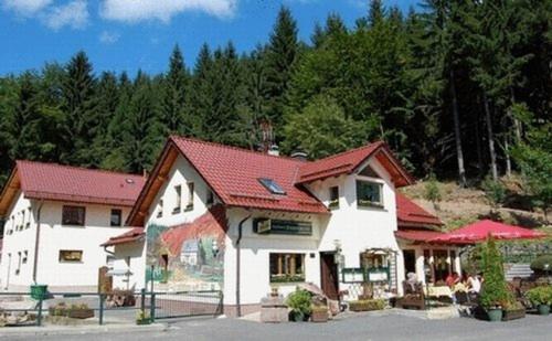 Hotel & Gasthaus Sterngrund Zella-Mehlis Bagian luar foto