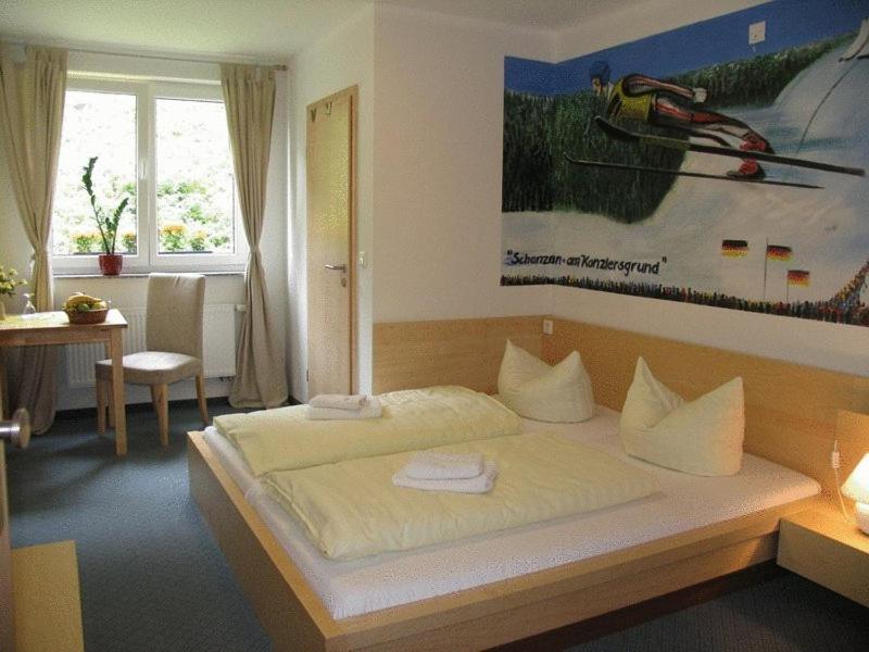 Hotel & Gasthaus Sterngrund Zella-Mehlis Bagian luar foto
